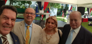 Con los Embajadores Hiram Gavidia y Milos Alacaly